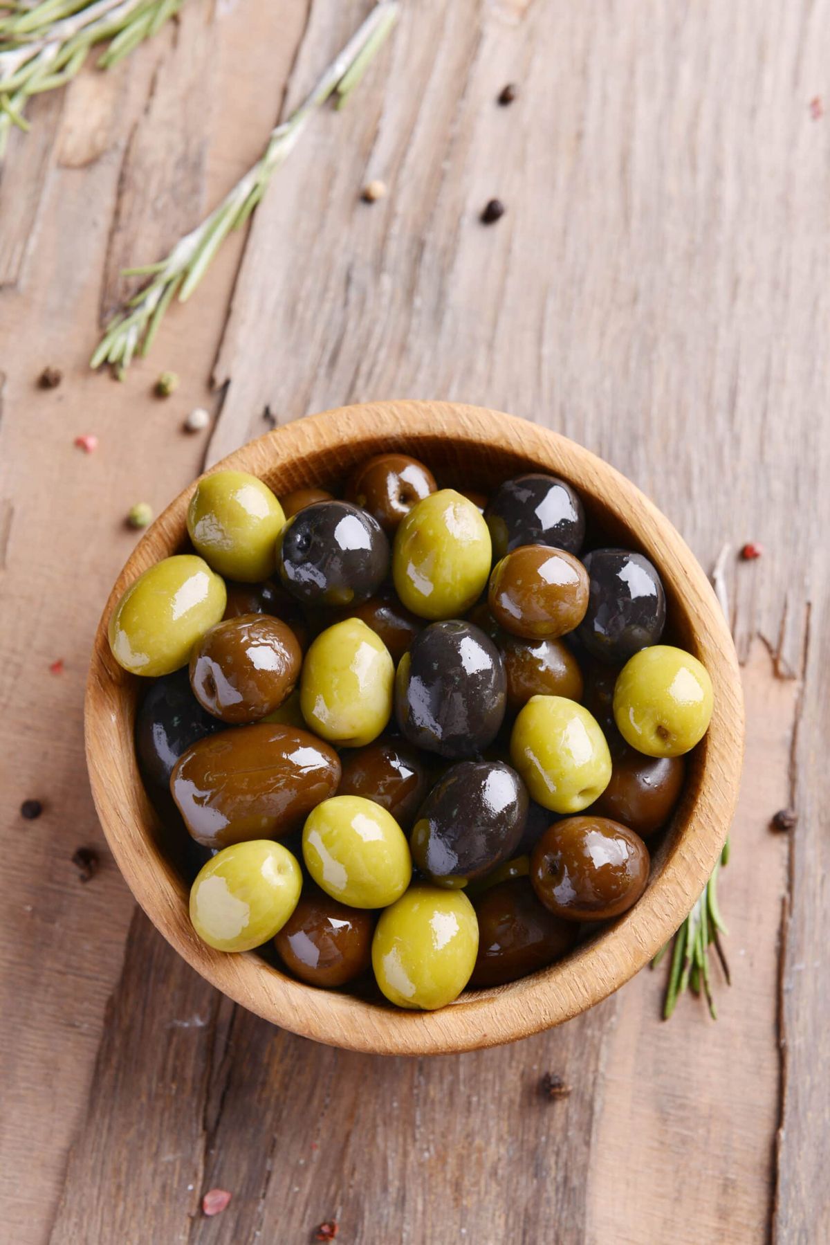 ΒΡΩΣΙΜΕΣ ΕΛΙΕΣ ΣΑΜΟΥ